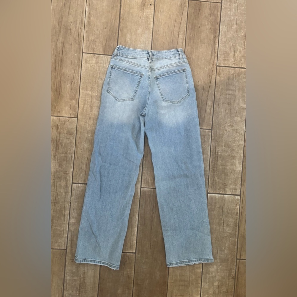 Forever 21 Heart Cut outStraight Leg Jeans - Picture 3 of 11